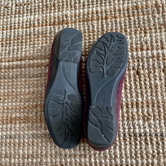Beautiful burgundy suede flats sz12, cushioned soles, comfortable, like new. - Picture 3 of 5